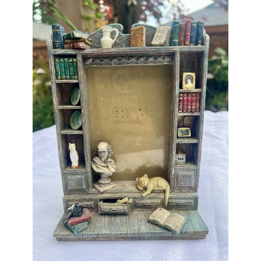 Westland 3D Library Photo Frame Books Cat Scholar Dark Academia Vintage Decor